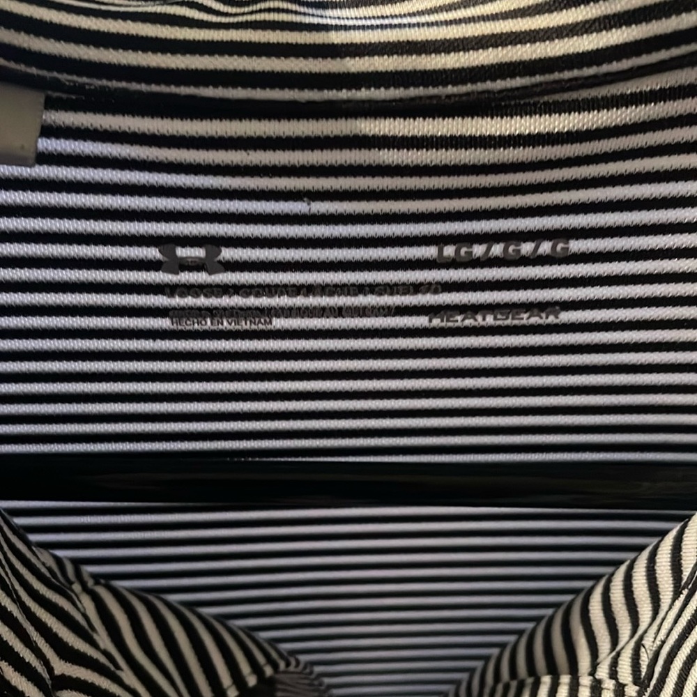 Men’s Blackck/White Striped UA Golf Polo